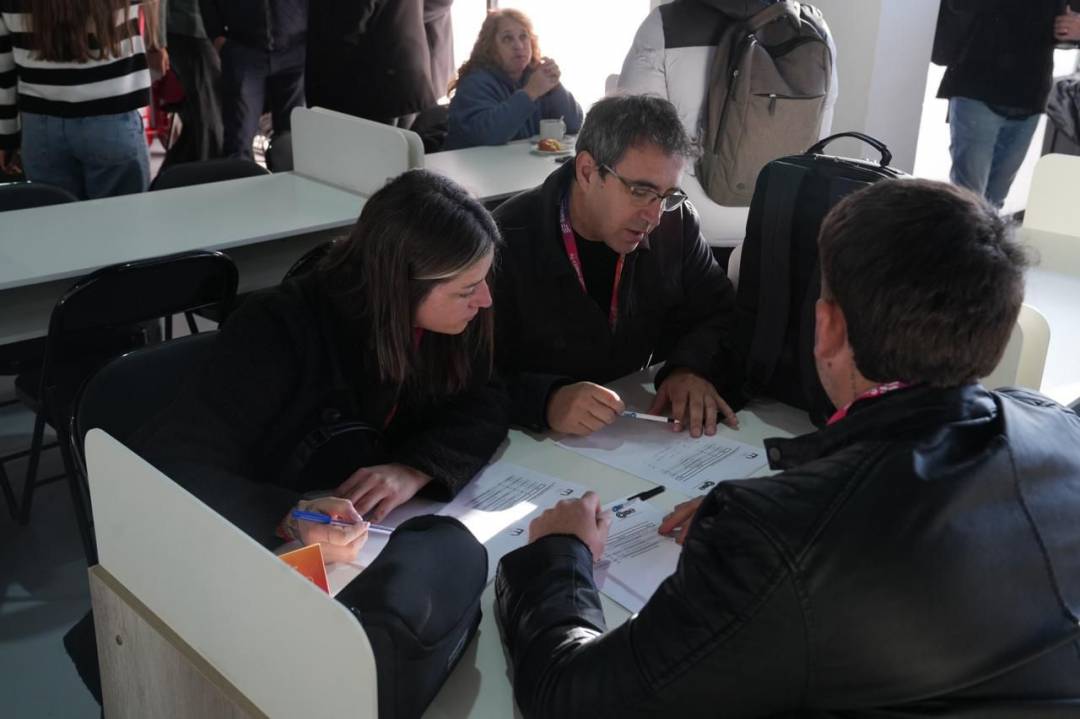 Provincia reunió a instituciones que brindan asistencia social y empresas para formar una red más eficiente