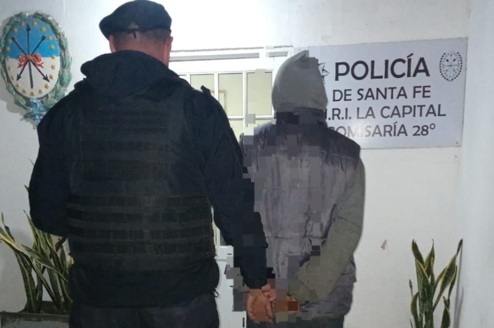 Robó en una casa y lo detuvieron en la parada de colectivo