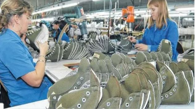 Tras una ola de despidos, cierra la última fábrica que producía zapatillas Nike en la Argentina