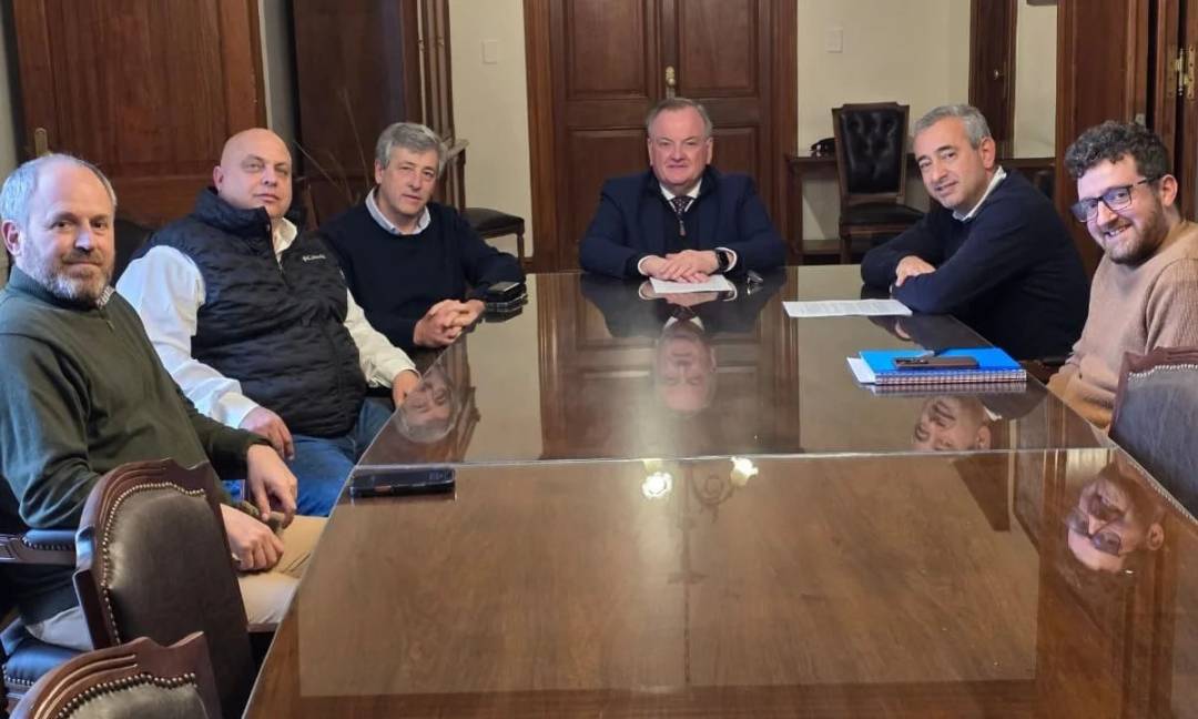 Felipe Michlig recibió en la presidencia del Senado al intendente de Rosario 
