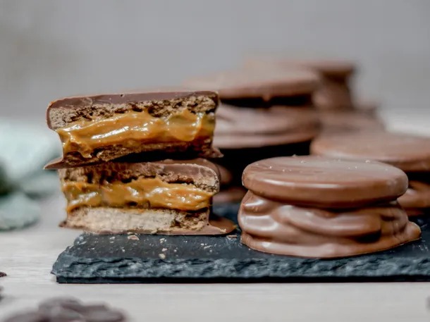 Crisis por la caída del consumo: de fabricar 1.200.000 alfajores por mes a entrar en concurso preventivo
