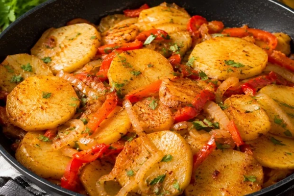 Papas españolas: dorada por fuera y tierna por dentro