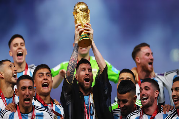 Quién fue el creador del trofeo de la Copa del Mundo