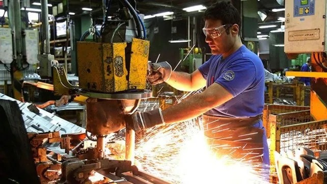 Gobierno modifica por decreto la reglamentación de la reforma laboral y excluye tope clave