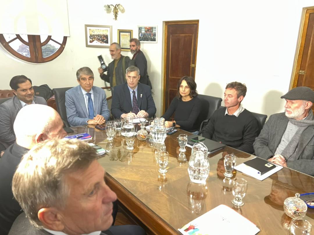 Los gremios de los estatales responden si aceptan o rechazan la oferta 