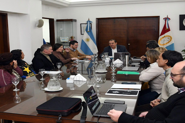 Poletti recibió a referentes de organizaciones civiles 