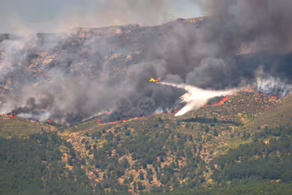España: más de 63.000 personas son evacuadas por incendios