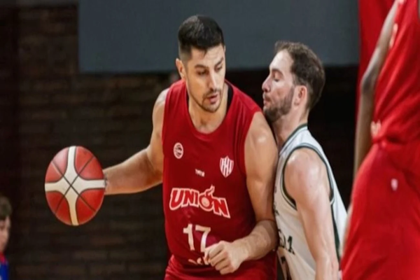 Unión no definió si juega básquet profesional
