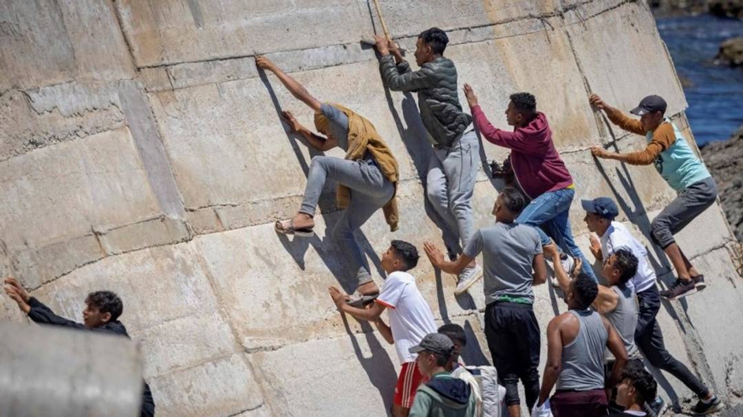 Ceuta: al menos 34 muertos y 60.000 ingresos en la mayor crisis migratoria de España