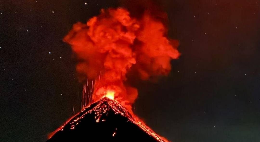 Alerta roja en Guatemala por erupción del volcán de Fuego