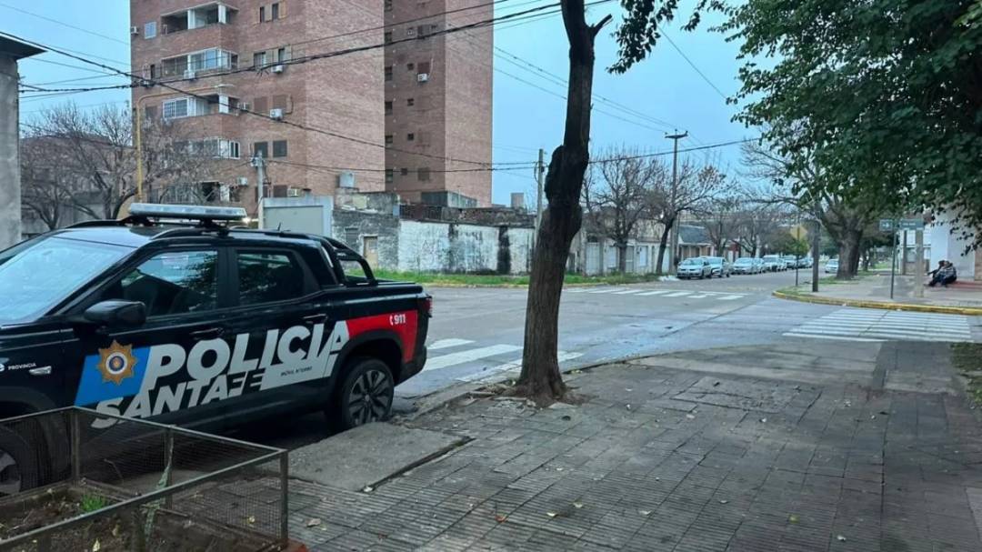 Entradera: el efectivo recuperó la libertad, mientras el ladrón herido continúa detenido