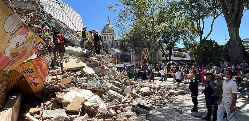Fuerte temblor de 7,4 se sintió en Colombia: al menos 70 muertos dejan los derrumbes estructurales en Pereira, Manizales, Chocó y Valle del Cauca