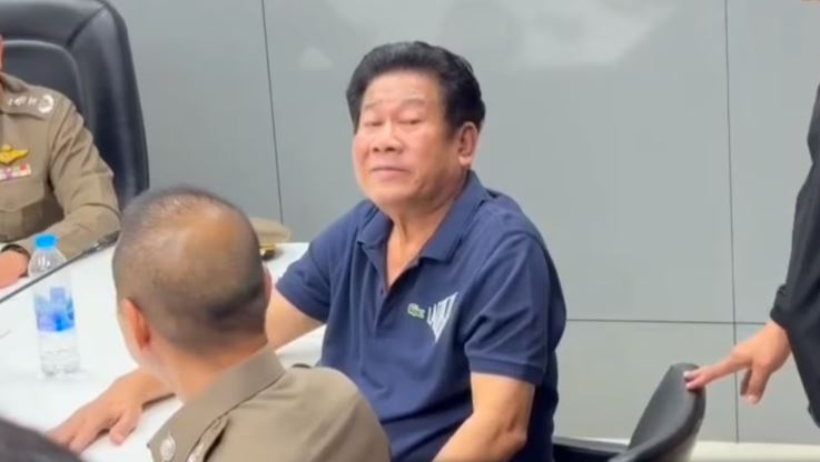 Un exdiputado mató a un funcionario en Tailandia y lo confesó en vivo por TV