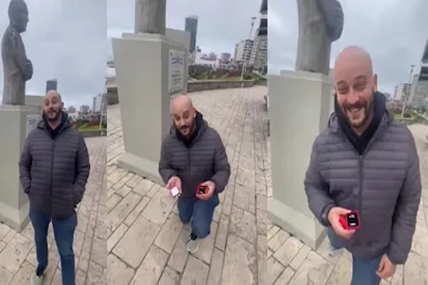 Albertito Olmedo se le declaró a su novia junto al monumento a su padre