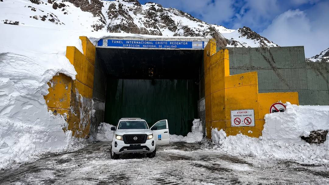 Nieve y ráfagas de 160 km/h: el Cristo Redentor cumple un mes cerrado y no hay perspectivas de reapertura