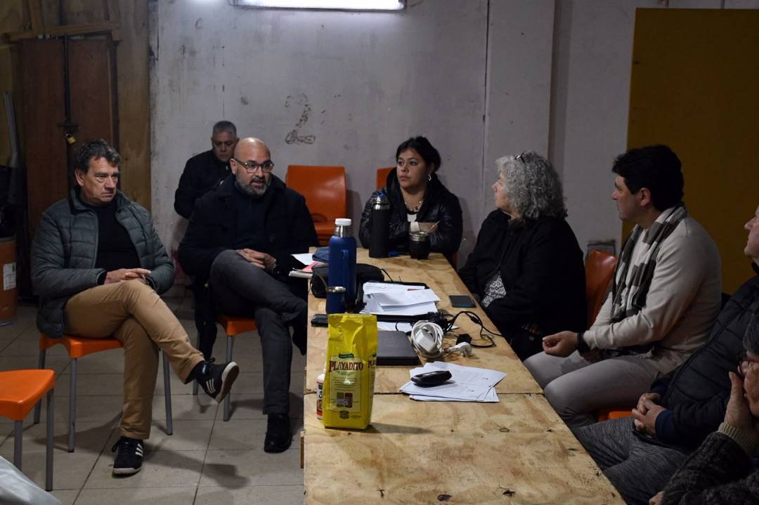 El Municipio avanza con vecinos de Los Hornos en un proyecto para ampliar la red de cloacas