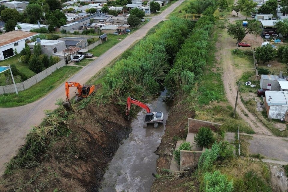 Adjudican las obras de limpieza de 12 canales troncales