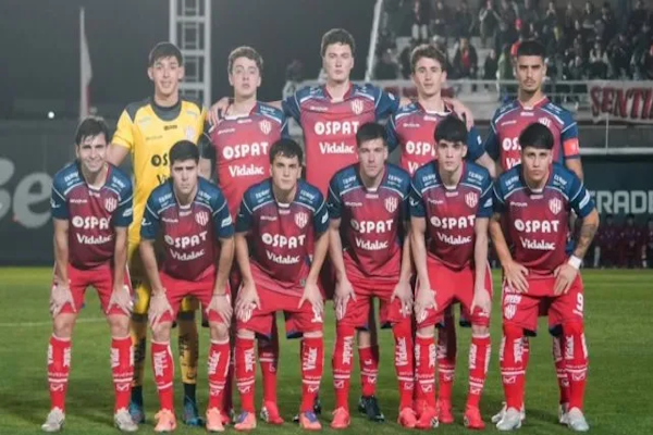 La Reserva de Unión empató 2-2 ante River en Ezeiza