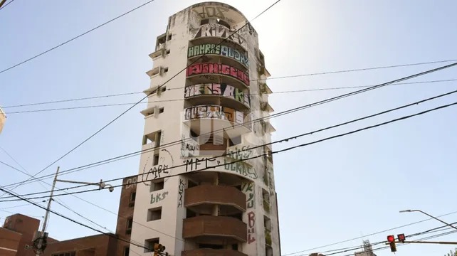 Tras 32 años, piden recuperar el edificio de 9 de Julio y Suipacha 