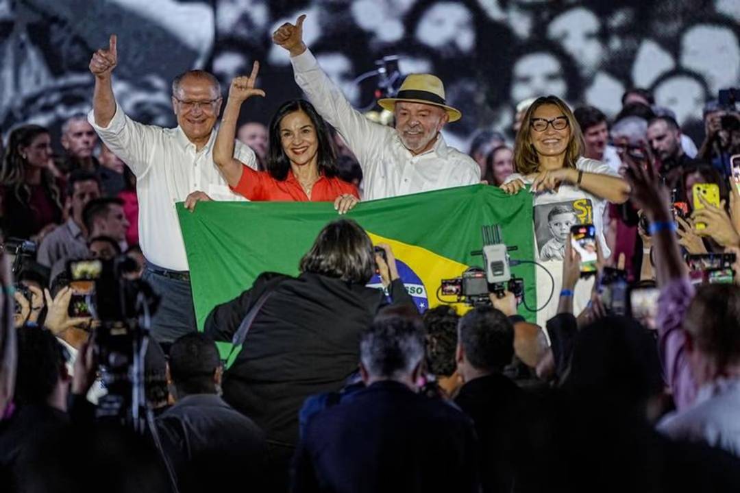 Brasil entra en clima electoral: comienza la propaganda y los de Lula se hacen oir en el mundo