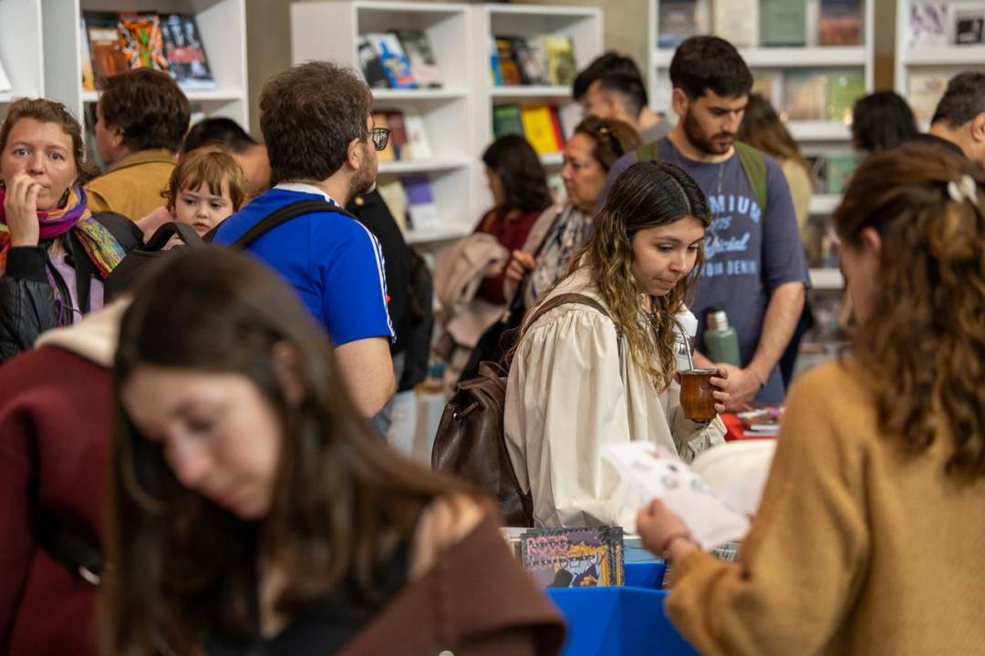 Más de 60 mil personas visitaron la Feria del Libro 