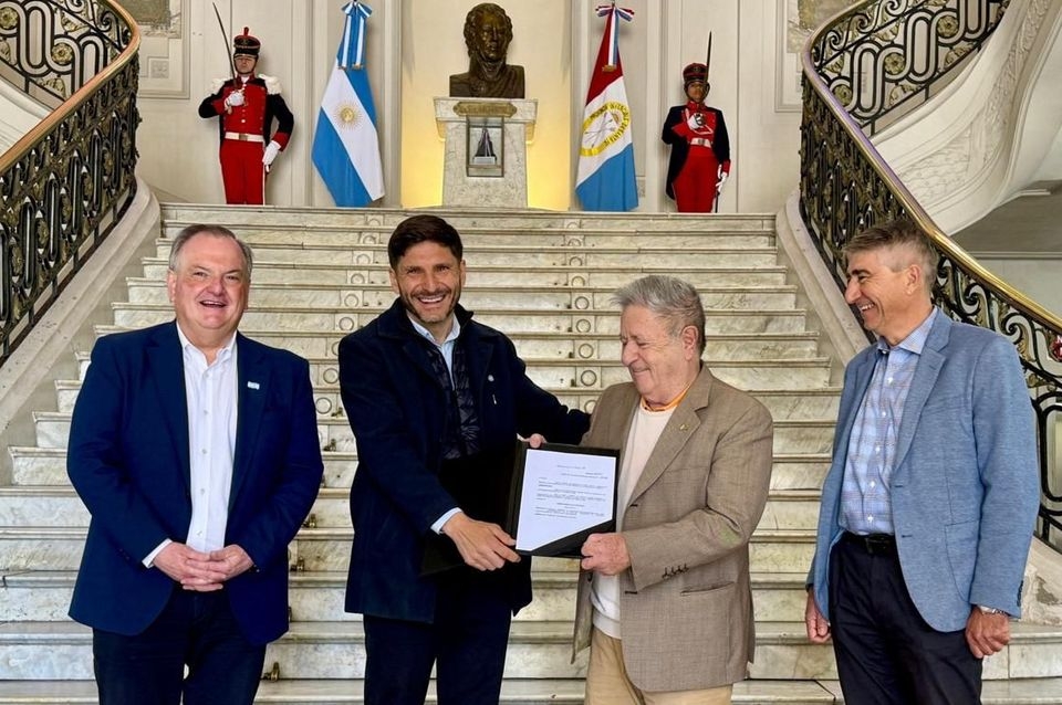 Pullaro recibió al expresidente Eduardo Duhalde