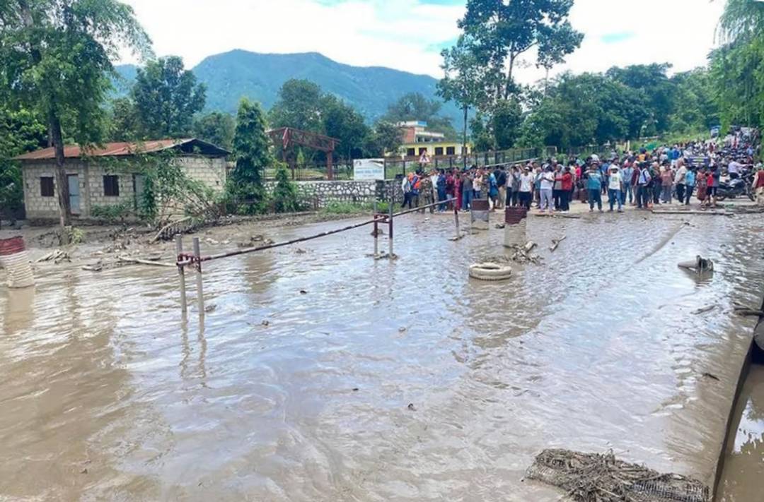 Nepal: más de 1.350 muertos y más de 5.300 desaparecidos tras la avalancha de lodo