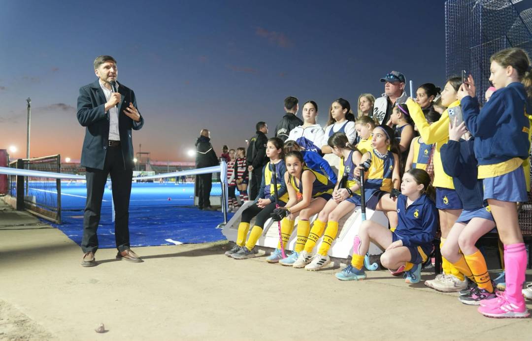 Pullaro inauguró las renovadas canchas de la Asociación Santafesina de Hockey