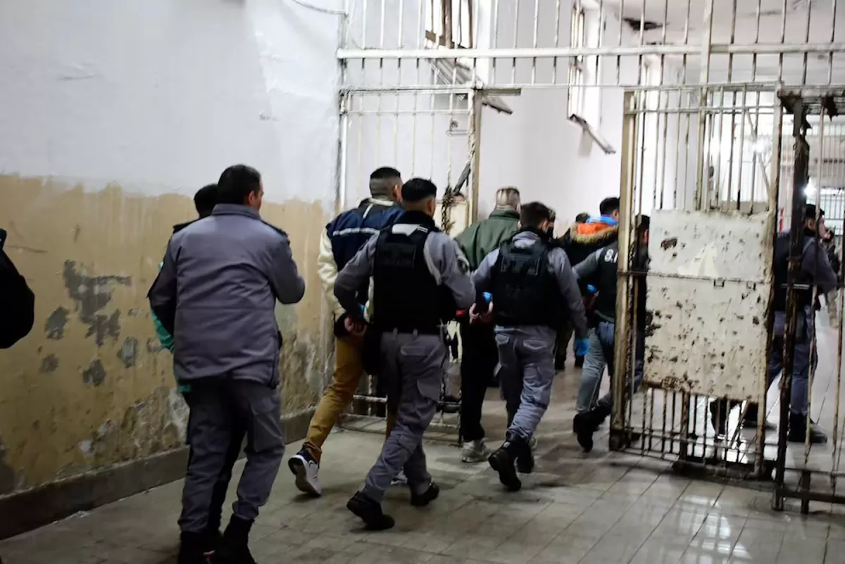 Nuevas estadísticas de cárceles federales: hay una sobrepoblación del 6,6% y aumentaron los extranjeros detenidos. - Infobae