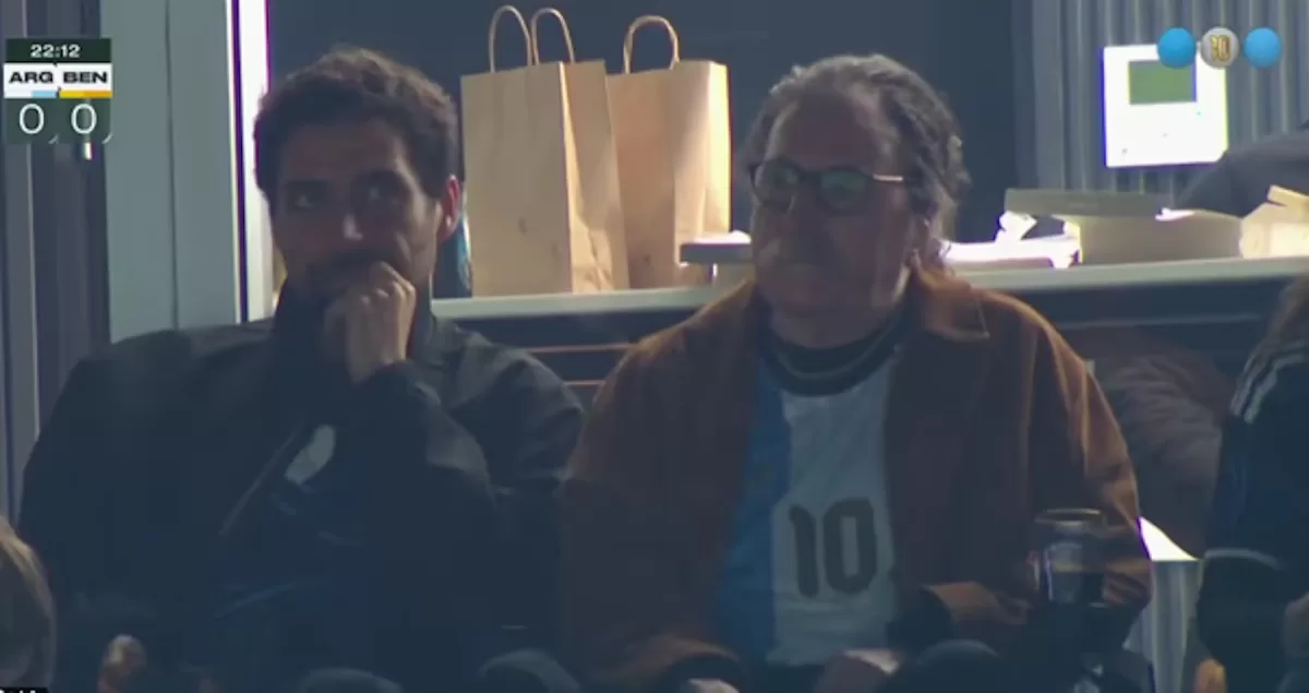 Charly García estuvo presente en la despedida de Messi de la Selección argentina. - Foto: Agencia NA/Captura de TV