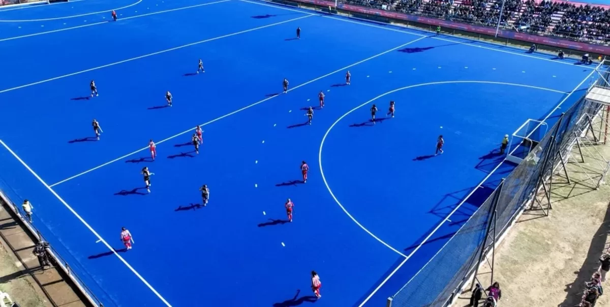 Hockey: se definen este fin de semana los campeones de la Copa Santa Fe en la flamante cancha de la ASH. - EL LITORAL
