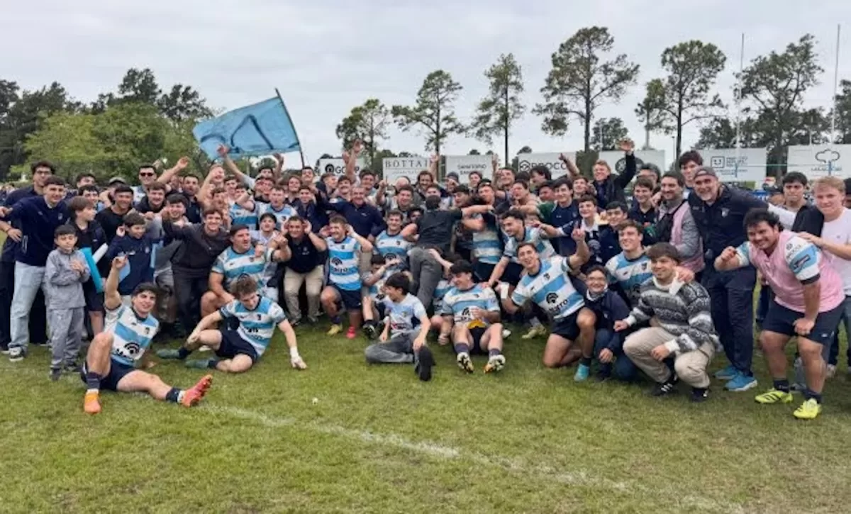 CRAI celebra el triunfo conseguido frente a Santa Fe Rugby en la autopista. Después del Try