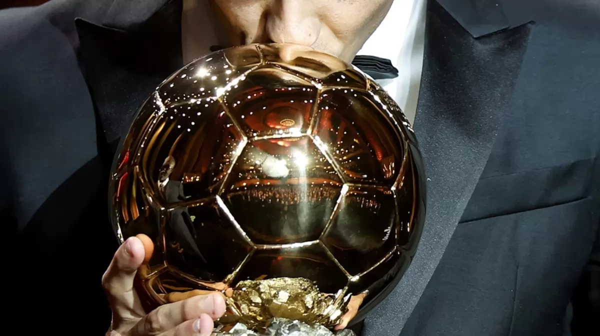 La Inteligencia Artificial predijo quién será el ganador del Balón de Oro 2026 que se entrega este lunes. (EFE)
