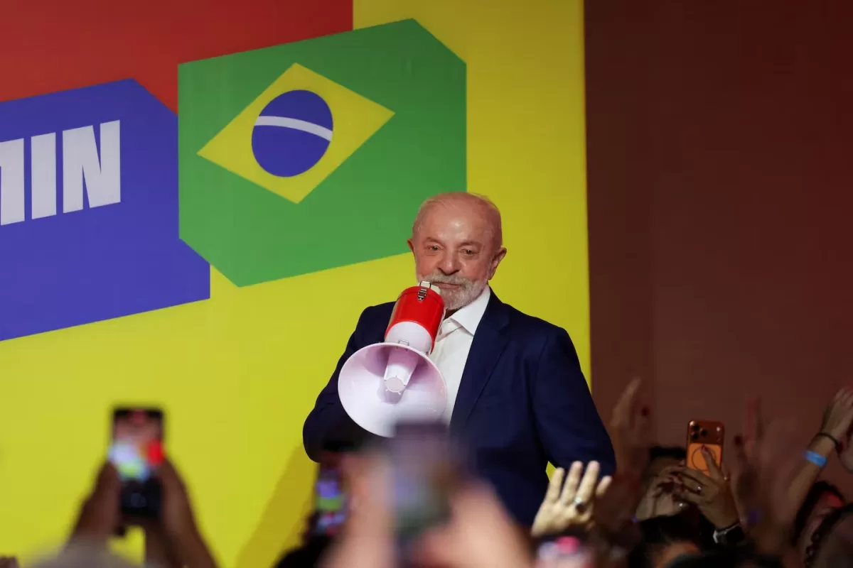 Lula da Silva les agradeció a los brasileños que fueron a votar y puso el foco en la segunda vuelta: “Comienza una nueva campaña”