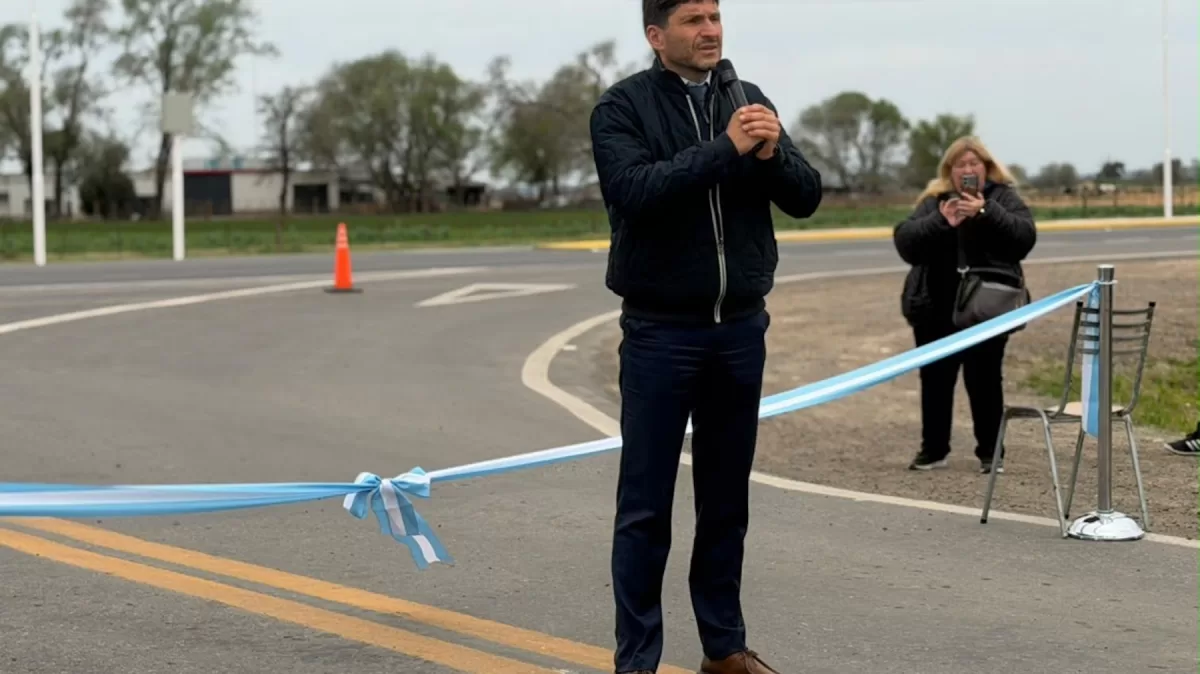 Pullaro inauguró la repavimentación de la Ruta 90 y entregó viviendas en el sur provincial - Prensa GSF
