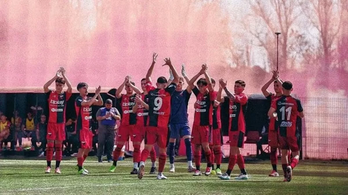 Colón reaccionó a tiempo, se lo dio vuelta a Unión y festejó en el clásico de reserva - Prensa Colón